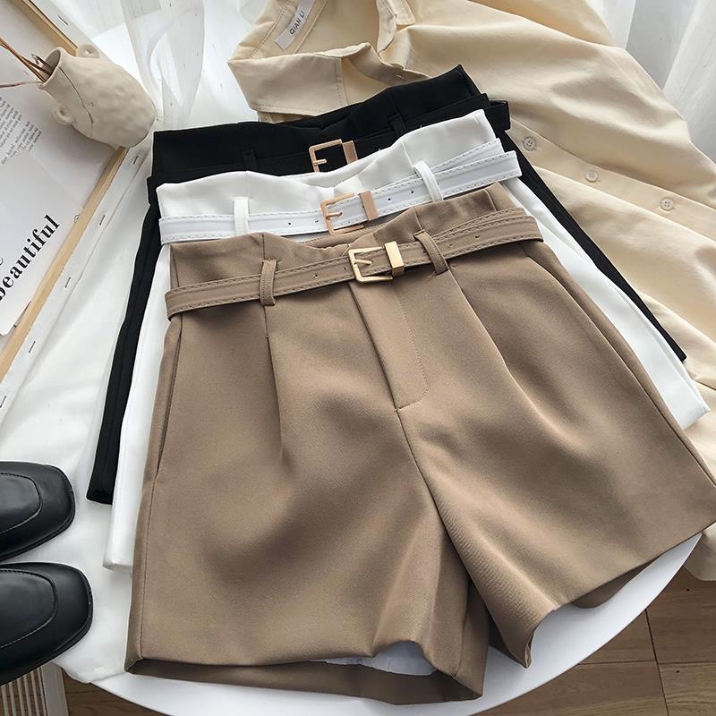 555 wide-legged female shorts with no snowy rain material